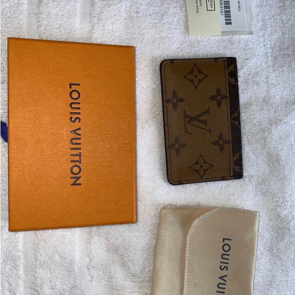 SOLD. Louis Vuitton Card Holder, 100% authentic, like new - Picture 4 of 5